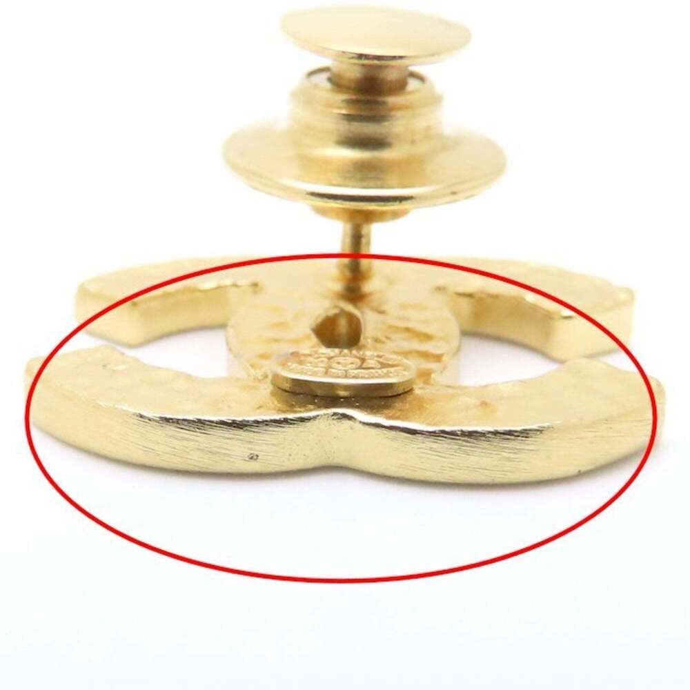 CHANEL Authentic Gold Logo Brooch - Picture 6 of 8